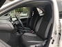 Toyota Aygo X 1.0 VVT-i First | Apple CarPlay/Android Auto, Lichtmetalen velgen, Licht + Regensensor, Parkeersensoren, Stuurbediening