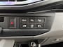 Volkswagen Transporter T6.1 2.0 TDI L2H1 200 pk DC 4 Motion Highline Bulli 2x elektrische schuifdeuren en achterklep 4x4 Leder Two-tone kleur Airco Cruise controle Trekhaak 2500kg Dealer onderhouden Vol!! Dubbele cabine 4WD BPM VRIJ