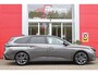 Peugeot 308 SW 1.2 130PK AUTOMAAT ALLURE PACK BUSINESS | NAVIGATIE | DRAADLOZE APPLE CARPLAY/ANDROID AUTO | KEYLESS ENTRY/START | DAB+ RADIO | LICHTMETALEN VELGEN 17" | ADAPTIVE CRUISE CONTROL | ACHTERUITRIJ CAMERA | CLIMATE CONTROL | PARKEERSENSOREN VOOR EN ACHTER | LED KOPLAMPEN |