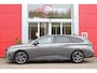 Peugeot 308 SW 1.2 130PK AUTOMAAT ALLURE PACK BUSINESS | NAVIGATIE | DRAADLOZE APPLE CARPLAY/ANDROID AUTO | KEYLESS ENTRY/START | DAB+ RADIO | LICHTMETALEN VELGEN 17" | ADAPTIVE CRUISE CONTROL | ACHTERUITRIJ CAMERA | CLIMATE CONTROL | PARKEERSENSOREN VOOR EN ACHTER | LED KOPLAMPEN |