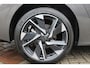 Peugeot 308 SW 1.2 130PK AUTOMAAT ALLURE PACK BUSINESS | NAVIGATIE | DRAADLOZE APPLE CARPLAY/ANDROID AUTO | KEYLESS ENTRY/START | DAB+ RADIO | LICHTMETALEN VELGEN 17" | ADAPTIVE CRUISE CONTROL | ACHTERUITRIJ CAMERA | CLIMATE CONTROL | PARKEERSENSOREN VOOR EN ACHTER | LED KOPLAMPEN |