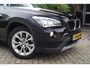 BMW X1 XDrive28i High Executive Autom 245 PK Navi Xenon Clima Stoelverw Cruise 2x PDC LMV ENZ.
