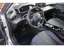 Peugeot 208 1.2 100PK AUTOMAAT ALLURE PACK | NAVIGATIE 10" TOUCHSCREEN | APPLE CARPLAY/ANDROID AUTO | ACHTERUITRIJ CAMERA | DAB+ RADIO | CLIMATE CONTROL | LICHTMETALEN VELGEN | CRUISE CONTROL | 3-D INSTRUMENTENPANEEL |