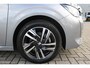 Peugeot 208 1.2 100PK AUTOMAAT ALLURE PACK | NAVIGATIE 10" TOUCHSCREEN | APPLE CARPLAY/ANDROID AUTO | ACHTERUITRIJ CAMERA | DAB+ RADIO | CLIMATE CONTROL | LICHTMETALEN VELGEN | CRUISE CONTROL | 3-D INSTRUMENTENPANEEL |