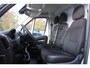 Peugeot Boxer 2.2 BlueHDi 165PK L3 3.5T | BAKWAGEN | IDEAAL ALS LOEMPIA KAR/SNACK WAGEN | NAVIGATIE | CLIMATE CONTROL | CRUISE CONTROL | DAB+ RADIO | GEVEERDE BESTUURDERSSTOEL | 3-ZITS | NIEUWE BUS! 2024 |