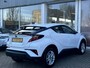 Toyota C-HR 1.8 Hybrid Active | 1e Eigenaar | Nieuw Geleverd | Navigatie | Adaptive Cruise Control | Camera | 10 Jaar Garantie |