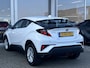 Toyota C-HR 1.8 Hybrid Active | 1e Eigenaar | Nieuw Geleverd | Navigatie | Adaptive Cruise Control | Camera | 10 Jaar Garantie |