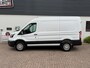 Ford Transit GB 350 L2H2 TDCi 105pk FWD Trend/ Trekhaak met 2500KG trekgewicht/ Parkeersensoren V+A/ DAB/ Cruise control/ 3 Zitplaatsen/ Airco/ Origineel NL/ NAP