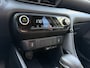 Toyota Yaris 1.5 Hybrid Dynamic Luxury Bi-Tone | Stoelverwarming | Camera | Lichtmetalen velgen |