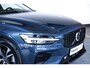 Volvo V60 B4 Automaat Plus Dark | Trekhaak semi Elektrisch | Stoel- en stuurverwarming | Elektrische achterklep | Parkeercamera | Verwarmde achterbank | Wegklapbare trekhaak | Google infotainment