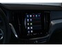 Volvo V60 B4 Automaat Plus Dark | Trekhaak semi Elektrisch | Stoel- en stuurverwarming | Elektrische achterklep | Parkeercamera | Verwarmde achterbank | Wegklapbare trekhaak | Google infotainment