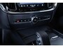 Volvo V60 B4 Automaat Plus Dark | Trekhaak semi Elektrisch | Stoel- en stuurverwarming | Elektrische achterklep | Parkeercamera | Verwarmde achterbank | Wegklapbare trekhaak | Google infotainment