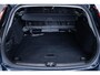 Volvo V60 B4 Automaat Plus Dark | Trekhaak semi Elektrisch | Stoel- en stuurverwarming | Elektrische achterklep | Parkeercamera | Verwarmde achterbank | Wegklapbare trekhaak | Google infotainment