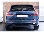 Volvo V60 B4 Automaat Plus Dark | Trekhaak semi Elektrisch | Stoel- en stuurverwarming | Elektrische achterklep | Parkeercamera | Verwarmde achterbank | Wegklapbare trekhaak | Google infotainment