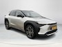 Toyota bZ4X Premium 71 kWh | Panoramisch dak | 3 Fase laden | Precious Silver Prem. metallic/ zwart dak | Demonstratie auto |