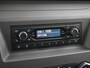 Ford Transit Custom 2.0TDCI 130PK 3-persoons Airco PDC Trekhaak Cruise-Controle Adaptieve bochtverlichting Voorruit Verwarmbaar Betonplex Schuifdeur-r Tussenwand Led 320 L1H1 Projector-koplamp mistlampen regen-/lichtsensor Zeer Compleet! EURO 6 385Nm 2.500kg Trekvermogen!