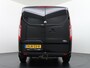 Ford Transit Custom 2.0TDCI 130PK 3-persoons Airco PDC Trekhaak Cruise-Controle Adaptieve bochtverlichting Voorruit Verwarmbaar Betonplex Schuifdeur-r Tussenwand Led 320 L1H1 Projector-koplamp mistlampen regen-/lichtsensor Zeer Compleet! EURO 6 385Nm 2.500kg Trekvermogen!