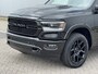 Dodge Ram 1500 pick up 4x4 Crew Cab Laramie Night Luchtvering