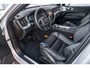 Volvo XC60 T6 Recharge AWD Ultimate Dark | Long Range | Bowers & Wilkins Audio | Luchtvering | Trekhaak | Head-up Display | 360° Camera | Gelamineerde zijruiten | Google Maps | Keyless entry | Parkeerverwarming