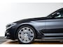 BMW 5-Serie Touring 540i xDrive High Executive M Sport - Trekhaak - Panoramadak - Parking/Driving Assistant - Comfortstoelen - Head up - Elektrisch verwarmde voor- en achterstoelen