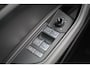 Audi E-tron e-tron 50 quattro Launch edition plus 71 kWh 313PK / 230kW, Panoramadak, 20" LMV, trekhaak, zwart lederen bekleding, luchtvering, elektrische stoelverstelling met geheugen, elektrische achterklep, NL auto dealeronderhouden, privacy glas, LED verlichting, adaptieve cruise control (acc), stoelverwarming, digitaal dashboard, parkeersensoren voor en achter (pdc)
