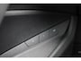 Audi E-tron e-tron 50 quattro Launch edition plus 71 kWh 313PK / 230kW, Panoramadak, 20" LMV, trekhaak, zwart lederen bekleding, luchtvering, elektrische stoelverstelling met geheugen, elektrische achterklep, NL auto dealeronderhouden, privacy glas, LED verlichting, adaptieve cruise control (acc), stoelverwarming, digitaal dashboard, parkeersensoren voor en achter (pdc)