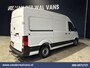 Volkswagen Crafter 2.0 TDI 140pk L3H3 L2H2 Euro6 Airco | 3000kg Trekhaak | Camera | Leder stuurwiel adaptieve cruisecontrol, stuurwielverwarming, chauffeursstoel, apple carplay, android auto