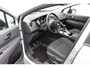 Peugeot 3008 1.2 PureTech Style 2016 Navigatie | Bluetooth | Trekhaak | Stoelverwarming | Airco (Clima) | Cruise control | PDC | Lichtmetaal | LED