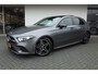 Mercedes-Benz A-klasse 180 Business Solution AMG / Night pakket/ Panorama/ Sfeerverlichting/ NL auto/ Dealer onderhouden