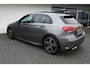 Mercedes-Benz A-klasse 180 Business Solution AMG / Night pakket/ Panorama/ Sfeerverlichting/ NL auto/ Dealer onderhouden