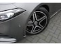 Mercedes-Benz A-klasse 180 Business Solution AMG / Night pakket/ Panorama/ Sfeerverlichting/ NL auto/ Dealer onderhouden