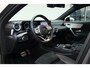 Mercedes-Benz A-klasse 180 Business Solution AMG / Night pakket/ Panorama/ Sfeerverlichting/ NL auto/ Dealer onderhouden