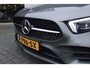Mercedes-Benz A-klasse 180 Business Solution AMG / Night pakket/ Panorama/ Sfeerverlichting/ NL auto/ Dealer onderhouden