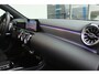 Mercedes-Benz A-klasse 180 Business Solution AMG / Night pakket/ Panorama/ Sfeerverlichting/ NL auto/ Dealer onderhouden