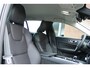 Volvo V60 B4 Automaat Plus Dark | Trekhaak Semi Elektrisch | Adaptieve Cruise Control met stuurhulp | 360 Graden Camera | Google Services | Verwarmbare voor- en achterstoelen | Stuurwielverwarming | 18" lichtmetalen velgen | Draadloze Telefoonlader | Electronic Climate Control | Dodehoekdetectie Met Correctie | Parkeersensoren