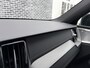 Volvo XC60 2.0 T6 Plug-in hybrid AWD Ultimate Dark | Long Range | Bowers & Wilkins audio | Luchtvering | Trekhaak | 360 camera | Stoel- en stuurverwarming | Adaptive cruise control |