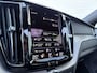 Volvo XC60 T8 Plug-in hybrid AWD R-Design | Achteruitrijcamera | Verwarmd stuurwiel | Verwarmbare voorstoelen |