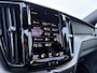 Volvo XC60 T8 Plug-in hybrid AWD R-Design | Achteruitrijcamera | Verwarmd stuurwiel | Verwarmbare voorstoelen |