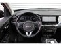 Kia Niro DynamicPlusLine 64 kWh | Warmtepomp | Schuif/kantel dak | 17" LM | Airco | Cruise | Navi | Camera |