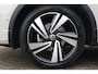 Volkswagen T-Roc 1.0 TSI R-Line Business 110PK / 81kW, LED Matrix (IQ.Lights), 18" 'Nevada' LMV, privacy glas, navigatie, digital cockpit pro, stoelverwarming, R-Line in- en exterieur, climatronic, achteruitrijcamera, parkeersensoren voor en achter, adaptieve cruise control (acc), DAB+, groot licht assistent