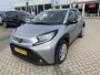 Toyota Aygo X 1.0 VVT-i MT first | Airco | Achterruitverwarming | Adaptive cruise control | Extra getint glas | Start/Stop systeem | Centrale deurvergrendeling met afst.bediening |