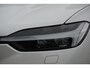 Volvo XC60 2.0 T6 Plug-in hybrid AWD Ultimate Dark | Long Range | Luchtvering | Bowers & Wilkins | Trekhaak | 360° camera | Stoel verwarming |