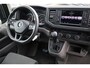 Volkswagen Crafter 35 2.0 TDI L3H3 Highline 140PK / 103kW DSG, NL auto, nieuw door ons geleverd en onderhouden, trekhaak (vaste kogel), LED koplampen, 17" LMV, achteruitrijcamera (Rear View), verwarmbare voorruit, 3 zitplaatsen, parkeersensoren voor en achter (PDC), multifunctioneel stuurwiel, navigatie, DAB+, Apple Carplay & Android Auto, elektrisch verstel-, verwarm- en inklapbare buitenspiegels, ErgoActive bestuurdersstoel met massagefunctie etc.