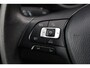Volkswagen Crafter 35 2.0 TDI L3H3 Highline 140PK / 103kW DSG, NL auto, nieuw door ons geleverd en onderhouden, trekhaak (vaste kogel), LED koplampen, 17" LMV, achteruitrijcamera (Rear View), verwarmbare voorruit, 3 zitplaatsen, parkeersensoren voor en achter (PDC), multifunctioneel stuurwiel, navigatie, DAB+, Apple Carplay & Android Auto, elektrisch verstel-, verwarm- en inklapbare buitenspiegels, ErgoActive bestuurdersstoel met massagefunctie etc.