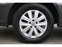 Volkswagen Crafter 35 2.0 TDI L3H3 Highline 140PK / 103kW DSG, NL auto, nieuw door ons geleverd en onderhouden, trekhaak (vaste kogel), LED koplampen, 17" LMV, achteruitrijcamera (Rear View), verwarmbare voorruit, 3 zitplaatsen, parkeersensoren voor en achter (PDC), multifunctioneel stuurwiel, navigatie, DAB+, Apple Carplay & Android Auto, elektrisch verstel-, verwarm- en inklapbare buitenspiegels, ErgoActive bestuurdersstoel met massagefunctie etc.