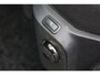 Volkswagen Crafter 35 2.0 TDI L3H3 Highline 140PK / 103kW DSG, NL auto, nieuw door ons geleverd en onderhouden, trekhaak (vaste kogel), LED koplampen, 17" LMV, achteruitrijcamera (Rear View), verwarmbare voorruit, 3 zitplaatsen, parkeersensoren voor en achter (PDC), multifunctioneel stuurwiel, navigatie, DAB+, Apple Carplay & Android Auto, elektrisch verstel-, verwarm- en inklapbare buitenspiegels, ErgoActive bestuurdersstoel met massagefunctie etc.