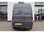 Volkswagen Crafter 35 2.0 TDI L3H3 Highline 140PK / 103kW DSG, trekhaak (vaste kogel), LED koplampen, 17" LMV, achteruitijcamera, voorruit verwarmbaar, 3 zits, parkeersensoren voor en achter (pdc), multifunctioneel stuurwiel, navigatie, DAB+, Apple Carplay / Android Auto, NL auto nieuw door ons geleverd en onderhouden