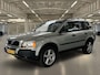 Volvo XC90 2.5 T 7 persoons, Bluetooth carkit, leder, trekhaak, garantie