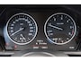BMW X1 18d sDrive High Executive / head-up display / panoramadak / camera achter / zwart leer