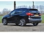 BMW X1 18d sDrive High Executive / head-up display / panoramadak / camera achter / zwart leer